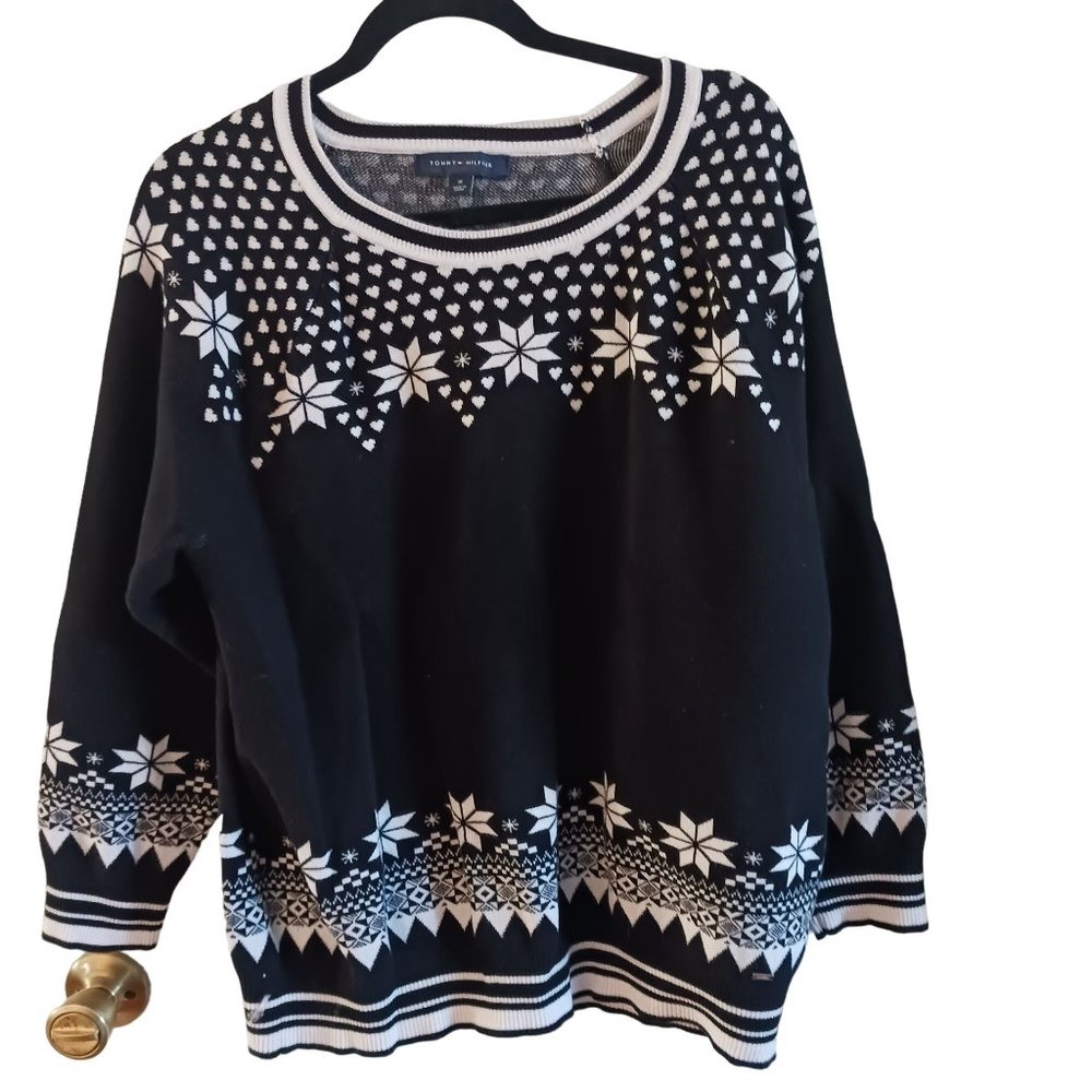 Tommy Hilfiger Christmas sweater, black and white.  Size 1X.  Women's